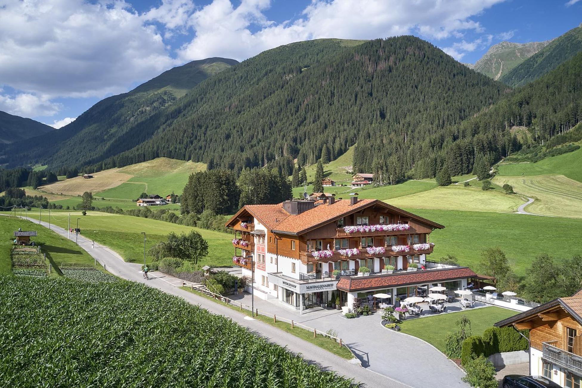 Vitalpina Hotel Magdalenahof Santa Maddalena in Casies Extérieur photo